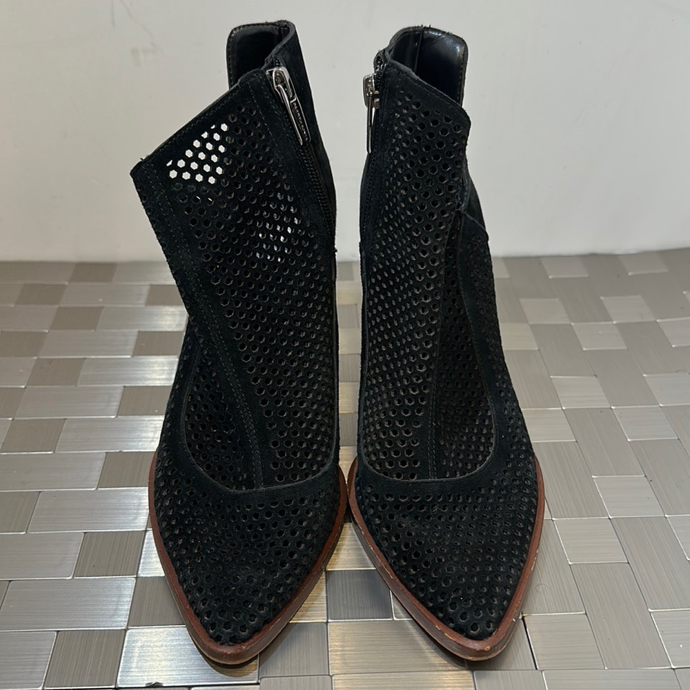 Vince Camuto Black heels
